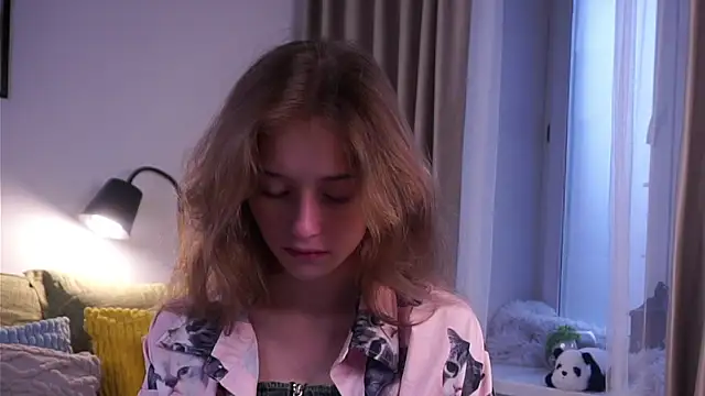 Snapshot of EdlinHargus chatting on 29, 10, 2025 EdlinHargus online show from 29, 10, 2025