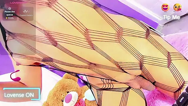 Catt Alexxa online show from 7, 11, 2025