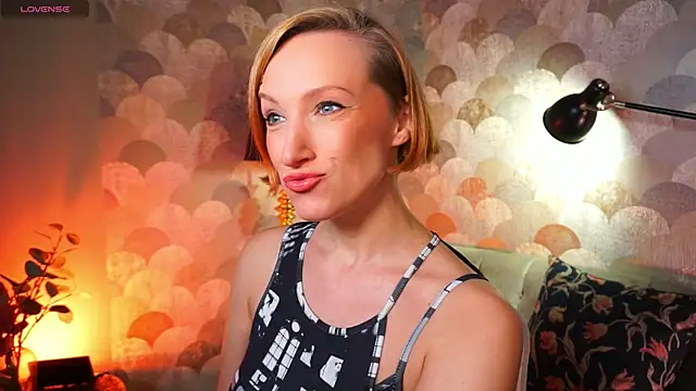 UmaTruewoman online show from 4, 10, 2025