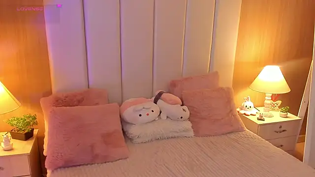 CaseyPiierce online show from 28, 11, 2025