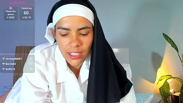 ClaraMariaMon online show from 17, 12, 2024