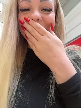 Snapshot of Highschoolpussy chatting on 17, 11, 2025 Highschoolpussy online show from 17, 11, 2025