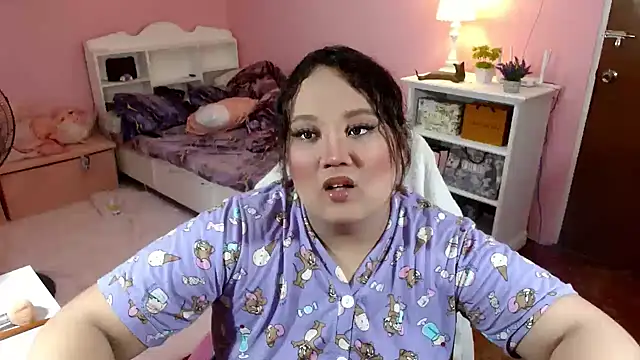 GiannaLopezSmith online show from 18, 11, 2025