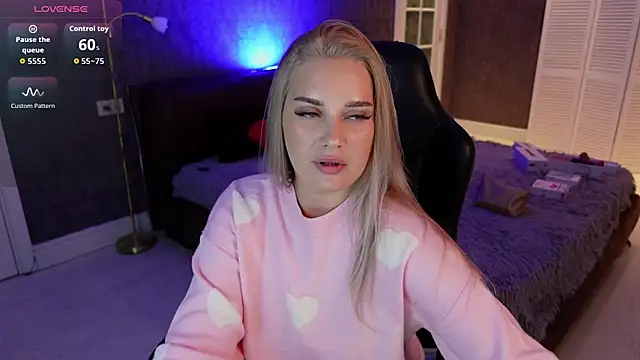 Snapshot of KittiLiza chatting on 24, 10, 2025 KittiLiza online show from 24, 10, 2025