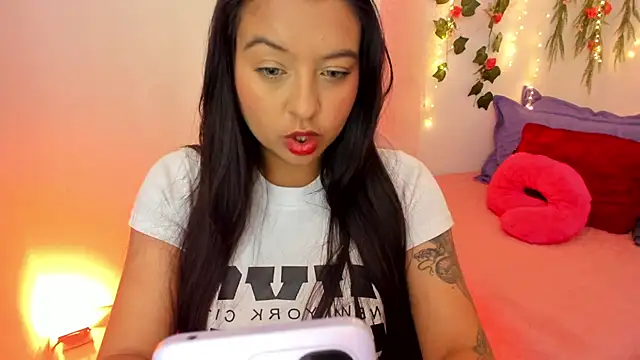 Snapshot of Sweet_Chloe06 chatting on 28, 1, 2025 Sweet Chloe06 online show from 28, 1, 2025