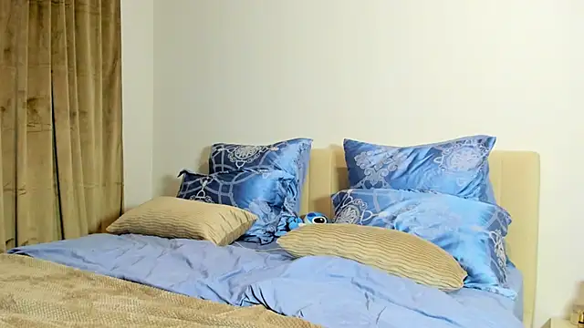 kirraa  online show from 28, 10, 2025