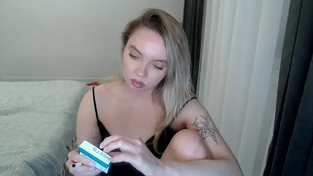 Snapshot of PolinaXXXJones chatting on 11, 2, 2025 PolinaXXXJones online show from 11, 2, 2025