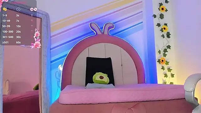 Evie Clark online show from 21, 1, 2025