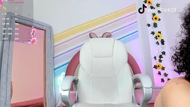 Evie Clark online show from 4, 3, 2025