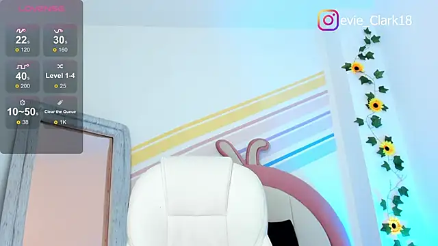 Evie Clark online show from 5, 3, 2025