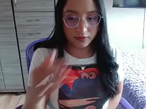 Nia-Cop online show from 2, 1, 2025