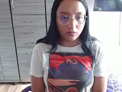Nia-Cop online show from 2, 1, 2025