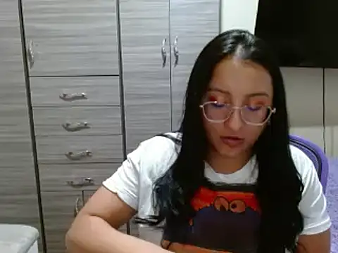 Nia-Cop online show from 2, 1, 2025