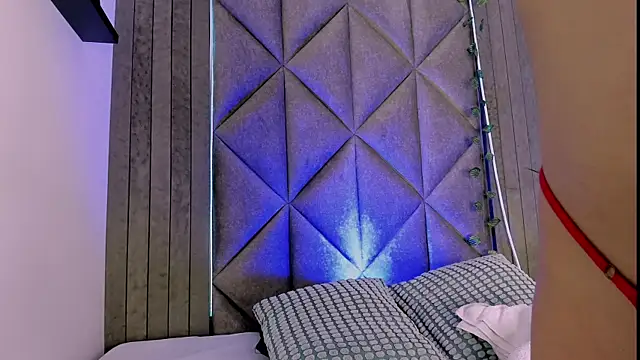 Snapshot of BriaConner_ chatting on 3, 11, 2025 BriaConner online show from 3, 11, 2025