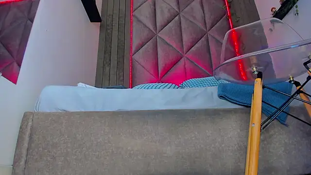 BriaConner  online show from 17, 1, 2026