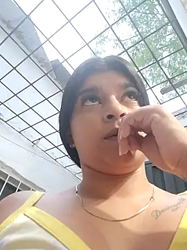 naughty-girl01 online show from 2, 1, 2025