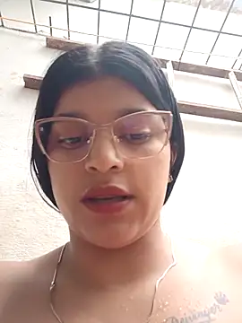 naughty-girl01 online show from 6, 3, 2025