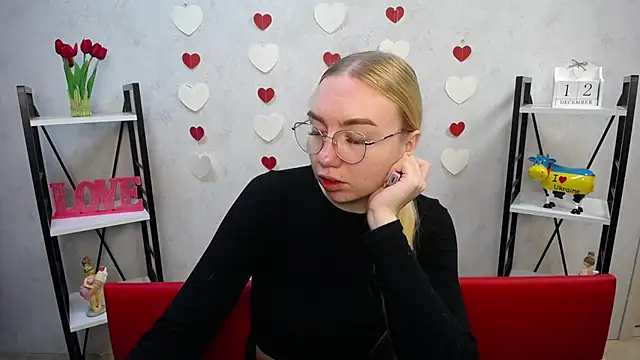 Snapshot of BeatriceFly chatting on 12, 12, 2024 BeatriceFly online show from 12, 12, 2024