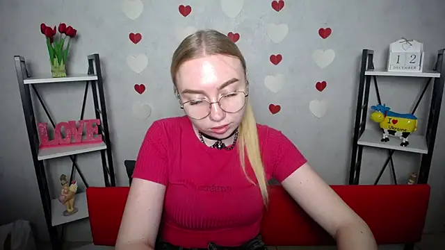 Snapshot of BeatriceFly chatting on 12, 12, 2024 BeatriceFly online show from 12, 12, 2024