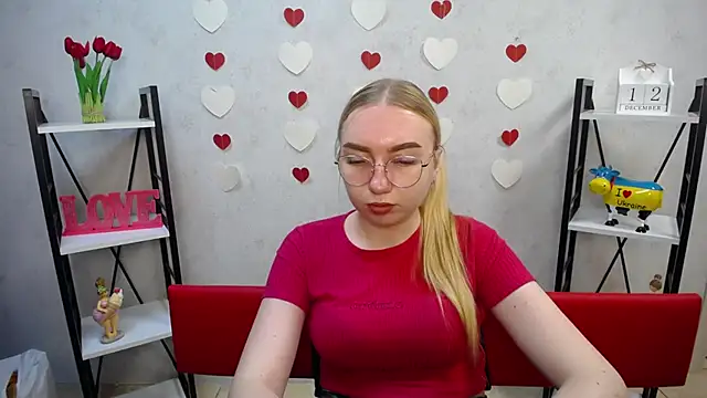 Snapshot of BeatriceFly chatting on 12, 12, 2024 BeatriceFly online show from 12, 12, 2024