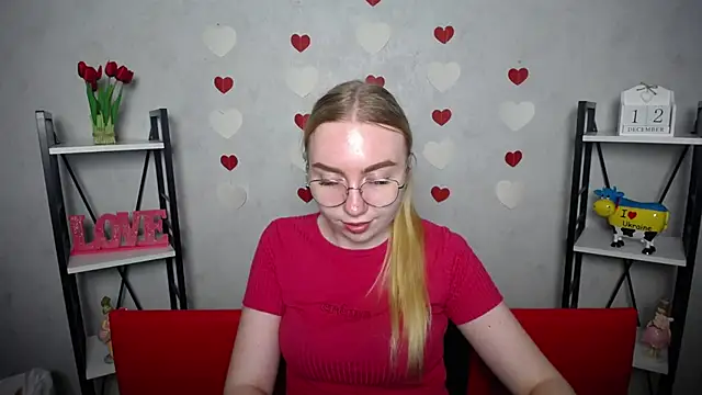 Snapshot of BeatriceFly chatting on 12, 12, 2024 BeatriceFly online show from 12, 12, 2024