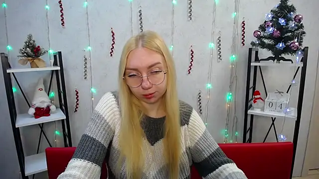 Snapshot of BeatriceFly chatting on 4, 1, 2025 BeatriceFly online show from 4, 1, 2025