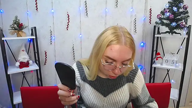 Snapshot of BeatriceFly chatting on 5, 1, 2025 BeatriceFly online show from 5, 1, 2025