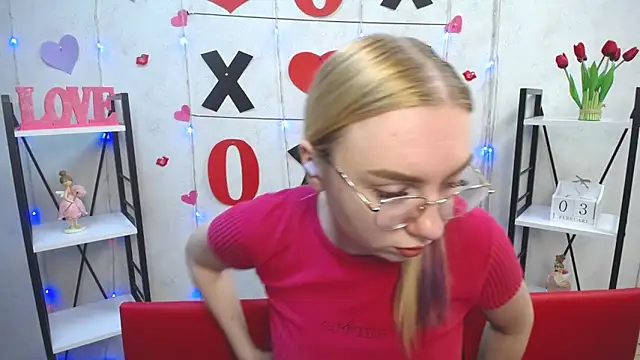 Snapshot of BeatriceFly chatting on 3, 2, 2025 BeatriceFly online show from 3, 2, 2025