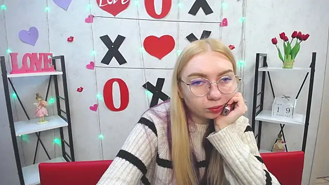 Snapshot of BeatriceFly chatting on 19, 2, 2025 BeatriceFly online show from 19, 2, 2025