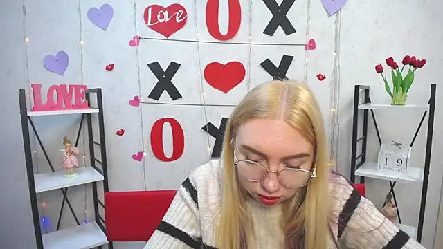 Snapshot of BeatriceFly chatting on 19, 2, 2025 BeatriceFly online show from 19, 2, 2025