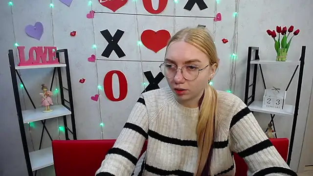 Snapshot of BeatriceFly chatting on 23, 2, 2025 BeatriceFly online show from 23, 2, 2025