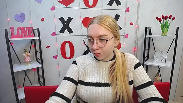 Snapshot of BeatriceFly chatting on 23, 2, 2025 BeatriceFly online show from 23, 2, 2025