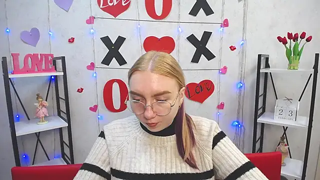 Snapshot of BeatriceFly chatting on 23, 2, 2025 BeatriceFly online show from 23, 2, 2025