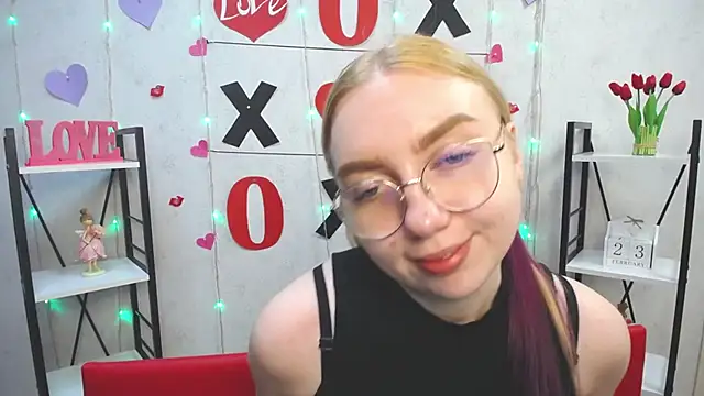 Snapshot of BeatriceFly chatting on 23, 2, 2025 BeatriceFly online show from 23, 2, 2025