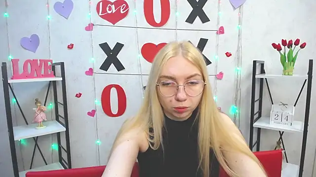 Snapshot of BeatriceFly chatting on 24, 2, 2025 BeatriceFly online show from 24, 2, 2025