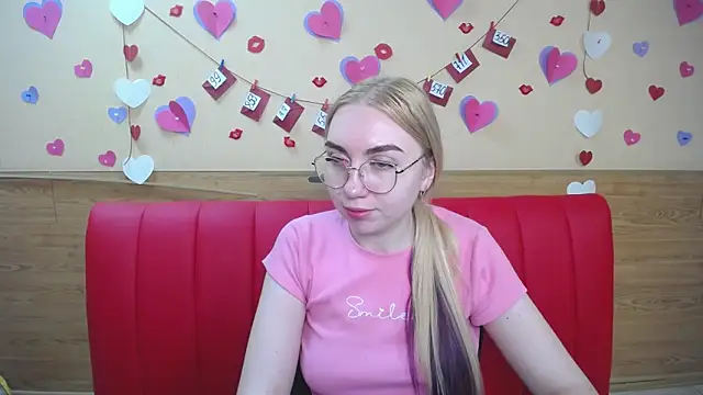 Snapshot of BeatriceFly chatting on 1, 3, 2025 BeatriceFly online show from 1, 3, 2025