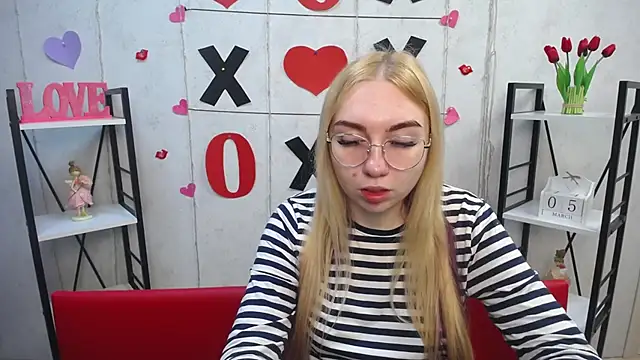 Snapshot of BeatriceFly chatting on 5, 3, 2025 BeatriceFly online show from 5, 3, 2025