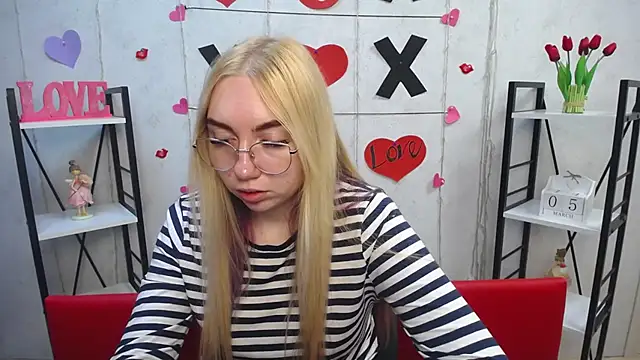 Snapshot of BeatriceFly chatting on 5, 3, 2025 BeatriceFly online show from 5, 3, 2025