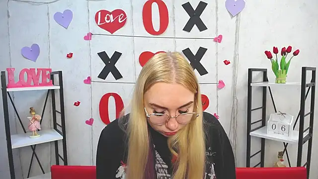 Snapshot of BeatriceFly chatting on 6, 3, 2025 BeatriceFly online show from 6, 3, 2025