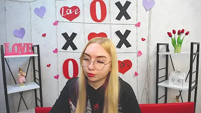 Snapshot of BeatriceFly chatting on 6, 3, 2025 BeatriceFly online show from 6, 3, 2025