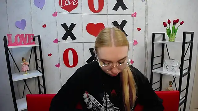 Snapshot of BeatriceFly chatting on 10, 3, 2025 BeatriceFly online show from 10, 3, 2025