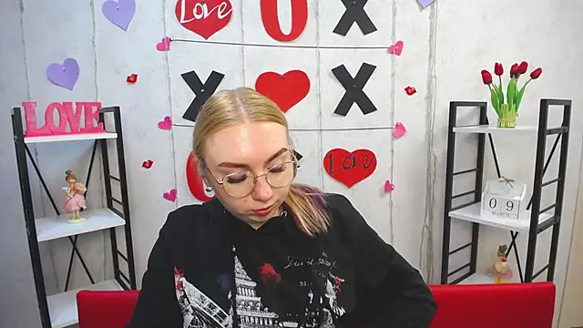 Snapshot of BeatriceFly chatting on 10, 3, 2025 BeatriceFly online show from 10, 3, 2025