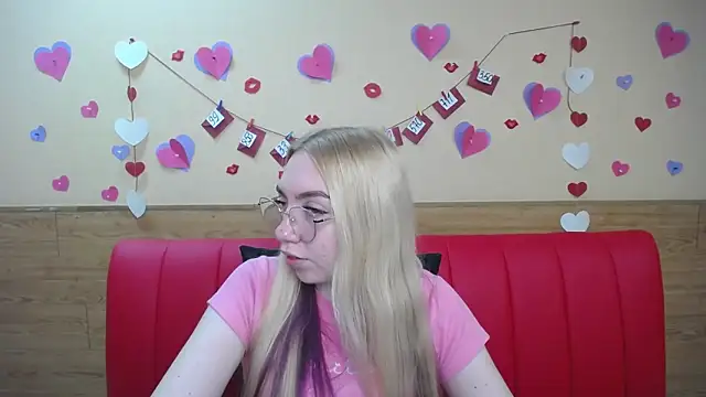 Snapshot of BeatriceFly chatting on 13, 3, 2025 BeatriceFly online show from 13, 3, 2025