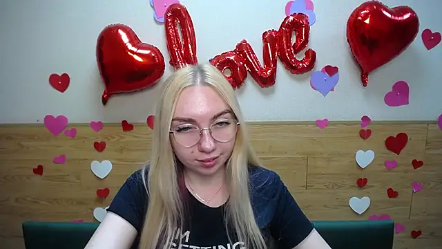 Snapshot of BeatriceFly chatting on 17, 3, 2025 BeatriceFly online show from 17, 3, 2025