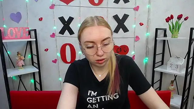 Snapshot of BeatriceFly chatting on 23, 3, 2025 BeatriceFly online show from 23, 3, 2025