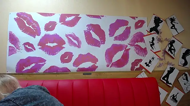 Snapshot of BeatriceFly chatting on 18, 9, 2025 BeatriceFly online show from 18, 9, 2025