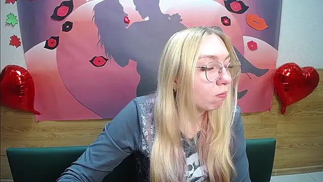 Snapshot of BeatriceFly chatting on 15, 10, 2025 BeatriceFly online show from 15, 10, 2025