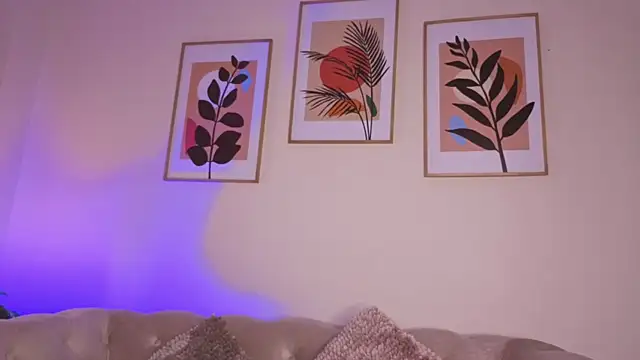 DahianaWalcott online show from 17, 12, 2025