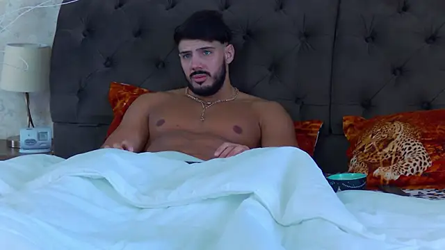 Snapshot of DustinKeent chatting on 23, 1, 2025 DustinKeent online show from 23, 1, 2025