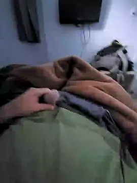 Snapshot of mfreitas005 chatting on 7, 11, 2025 mfreitas005 online show from 7, 11, 2025